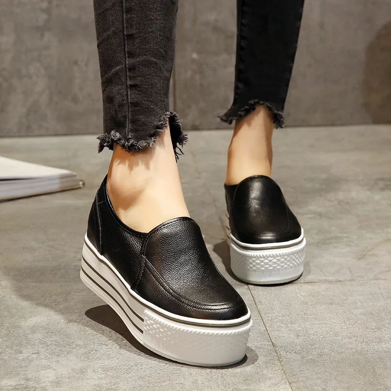 

2019 spring new fashion simple solid color thick sole casual shoes women comfortable wild casual loafers.