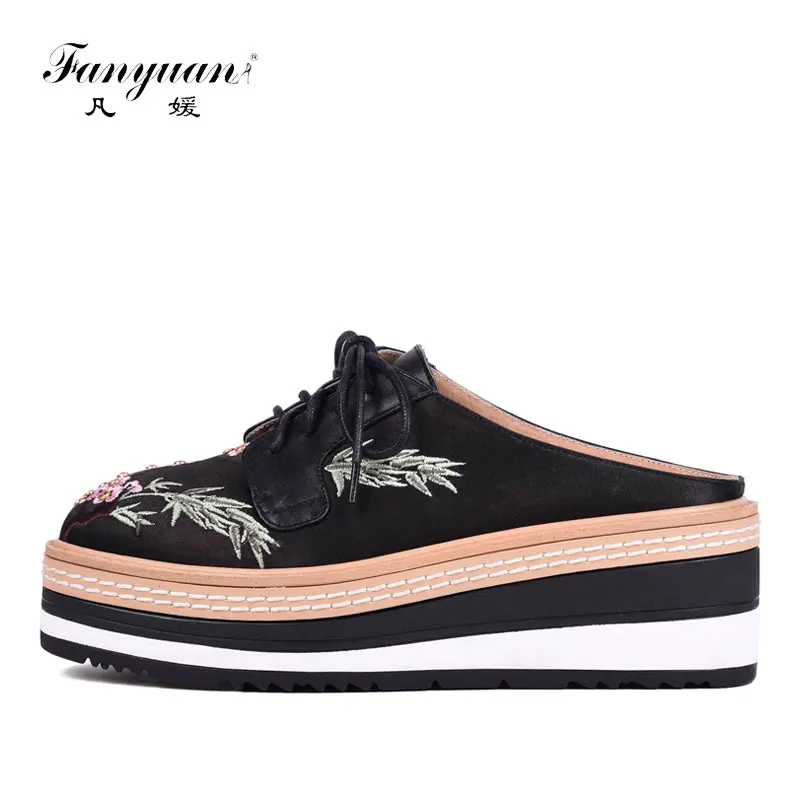 

Fanyuan Autumn Women Casual Shoes Embroidered Colorful Printing Lace Up Women Sneakers Cross-tied Round Toe Flat Platform Shoes