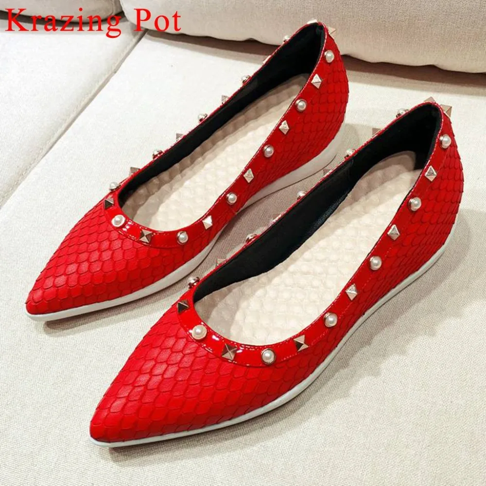 

Krazing Pot movie stars pearls rivets decoration natural leather charming lady oxford pointed toe loafers vulcanized shoes L22