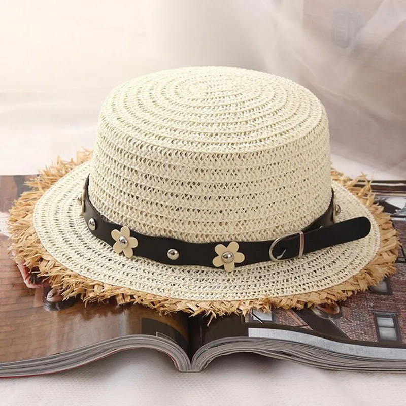 Ozyc Корея Flat Top соломенной шляпе Шапки для лета Для женщин широкими полями Пляж Шляпы широкополые для женщин с Ленточки уникальный Дизайн для взрослых соломенная Шапки