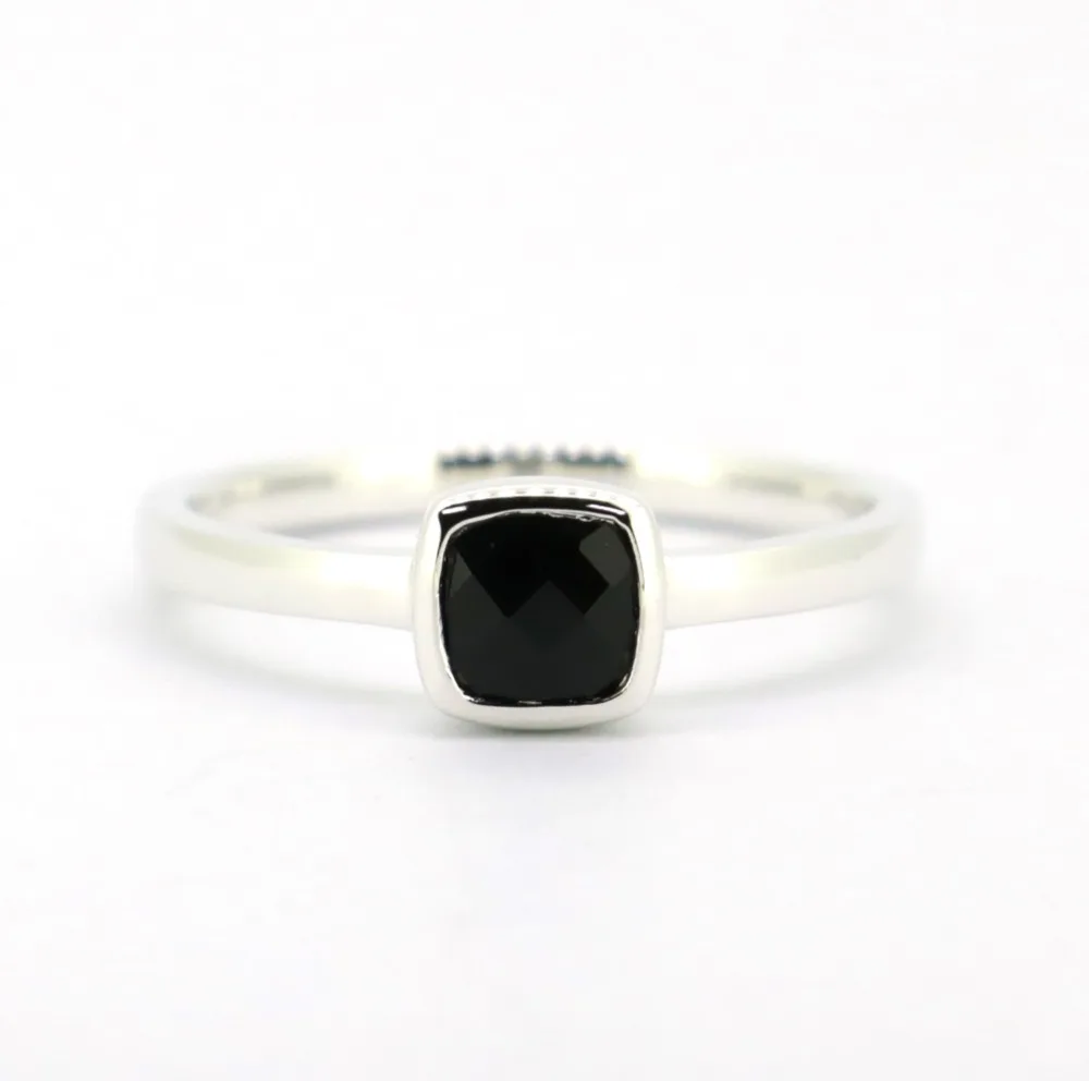 

Classic Women Black Spinel Genuine 925 Sterling Silver Ring