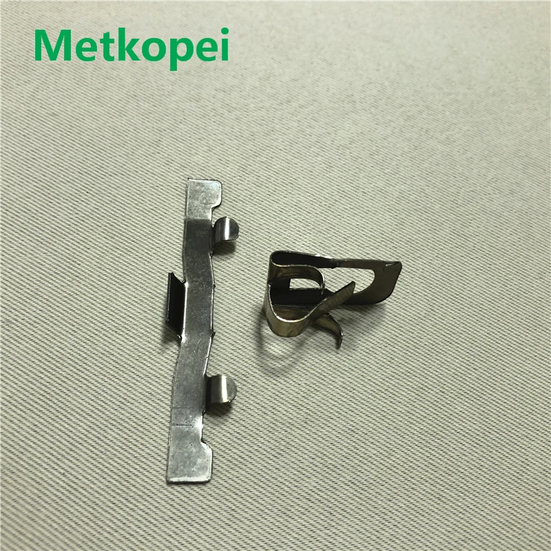 GN125  rear pump brake pad lock (2)