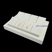 Ювелирные изделия Дисплей кулон стенты поддерживающих колесиков выполнены стойка для ожерелий держатель бежевый бархатный держатель коробки-органайзеры наручная цепочка лоток