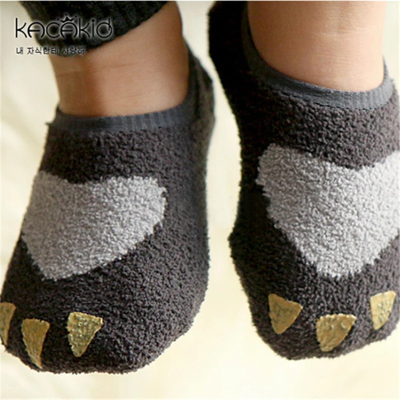 От 0 до 4 лет нескользящие носки-тапочки с милыми лапами для малышей флисовые Носки для маленьких мальчиков и девочек детские короткие носки для сна одежда для малышей - Цвет: Grey