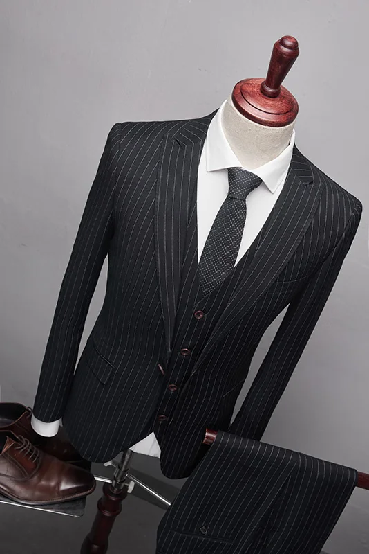 2020 Fashion New High quality Mens Black Striped suit Formal Suits 3 Pieces Wedding Groom Tuxedos Prom Slim Fit Peak lapel Suits