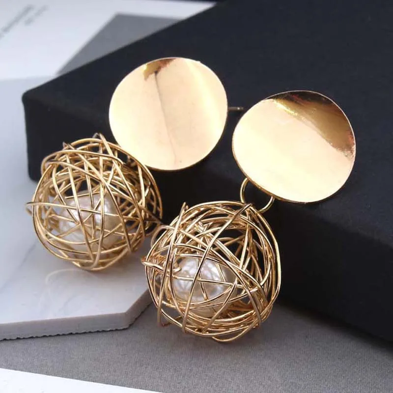 

Europe And America Simple Retro Geometric Earrings Woven Ball Imitation Pearl Smooth Round Earrings Metal Female Accessories