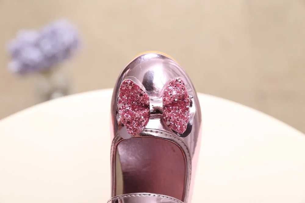 Новый летний Девочка кожаные сандалии принцессы из искусственной кожи Обувь маленьких Обувь для танцев для маленьких детей платье