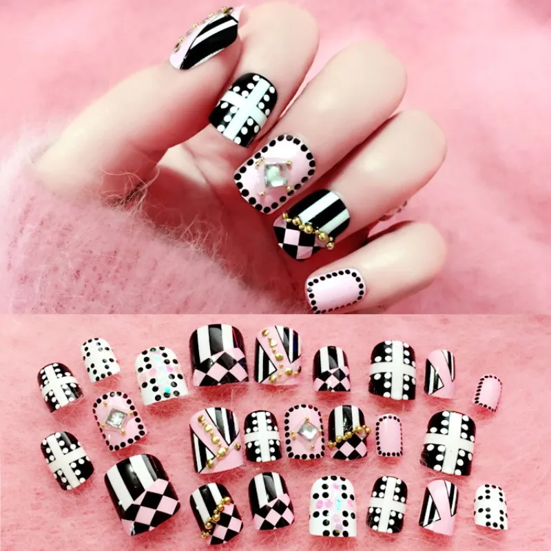 

24pcs/set Elegant Fake Nails Black White Stripe Color Mix Chic Short False Nails with Pearl Rhinestone Square Acrylic Nails Tips