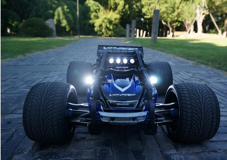 voiture télécommandée traxxas