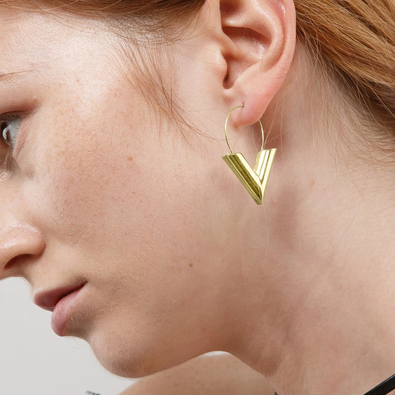 

2019 simple small V woman earrings letter V shape fashion gold earrings perfect design elegant shape superior quality