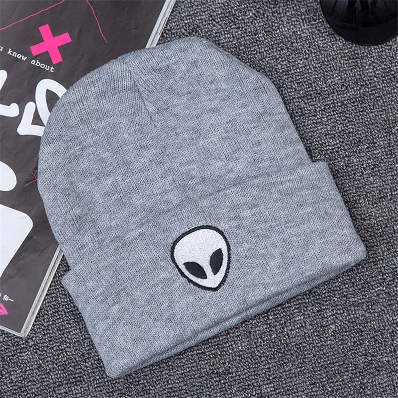 

Hip-Hop Skull Pattern Design Knitted Hat For Women Winter Warm Casual Solid Knitted Hats Winter Hat for Men and Women Caps NEW