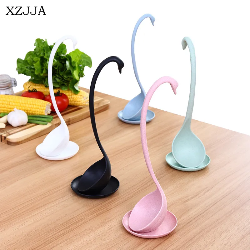 

XZJJA Creative Wheat Straw Swan Spoon Vertical Long Handle Porridge Spoons Large Soup Ladle With Tray Kitchen Tableware Scoop