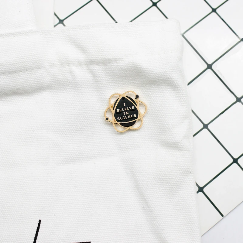 

I BELIEVE IN SCIENCE Pin Creative Personality Space Cosmic Planet Surround brooch Jewelry Neutral Denim Bag Accessories