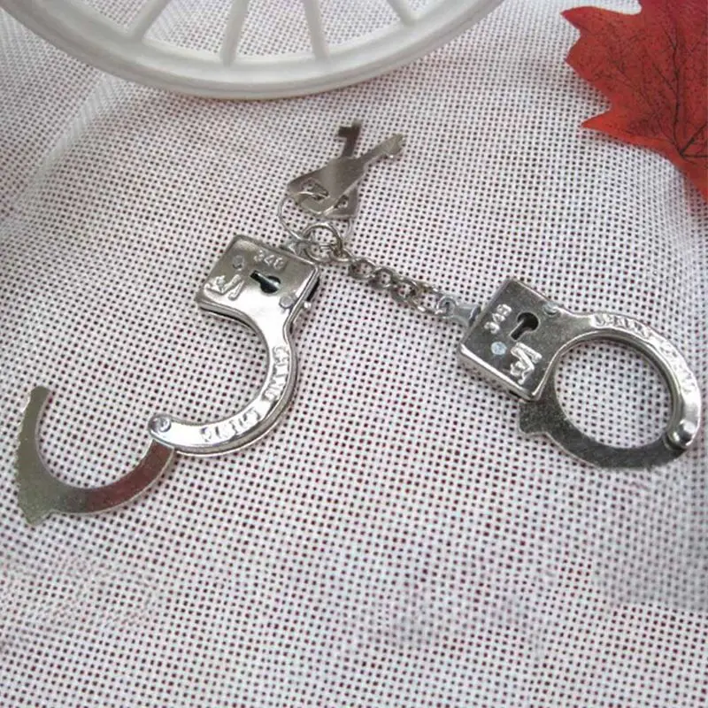 

1pc Fashion Creative Men Metal Handcuffs Shape Chain Keychain Keyring Key Ring Jewelry Gift keyfob Mini size
