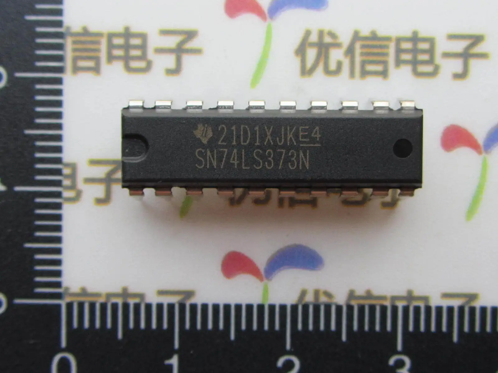 Line SN74LS373N logic chip D type transparent latch 3 State 8 way DIP