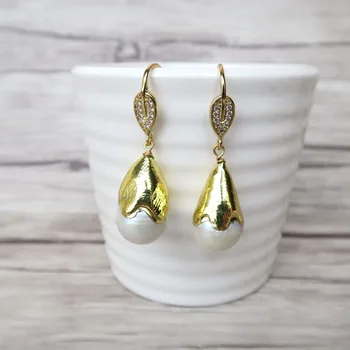 

4 Pairs Natural pearl Electroplated Gold color Earrings,pearl Charms Jewelry Findings Dangle Earrings ER608