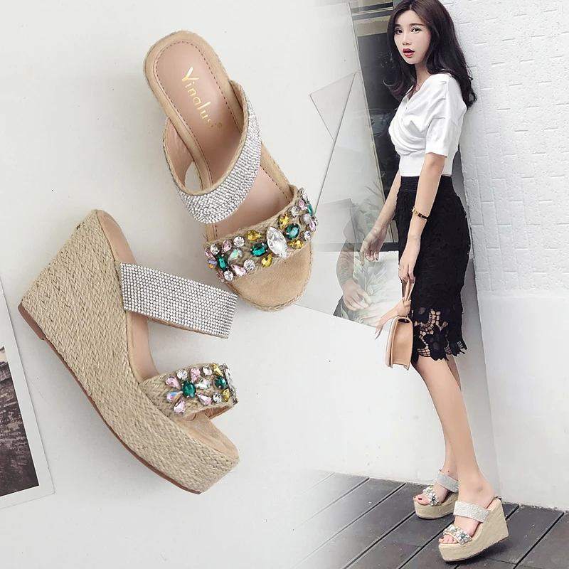 

Summer new Korean fashion wild sandals rhinestone wedge sandals