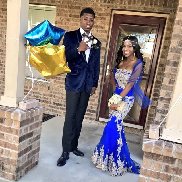What Color Shoes To Wear With Royal Blue Long Dress What Color Shoes To Wear With Royal Blue Long Dress