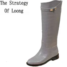 Новинка года; короткие плюшевые зимние ботинки на плоской подошве из натуральной кожи; женские тонкие ботинки из тисненой кожи с металлическим украшением; сезон весна-осень; ZY171025