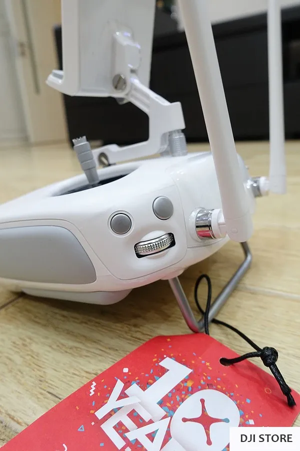Freeshipping DJI Phantom 3 Advanced Drone With 2 Battery With HD 1080p Camera And 3 Axis Gimbal Rc Helicopter