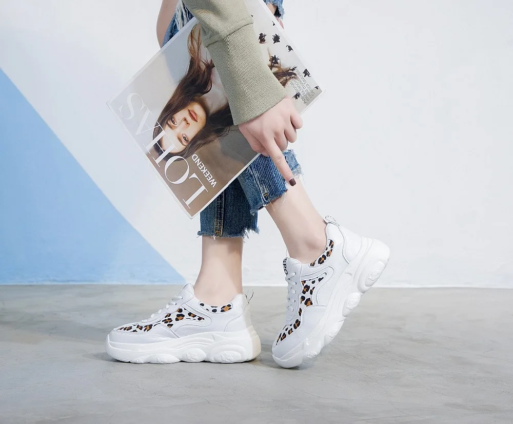 Кожаные кроссовки; обувь на платформе; дышащая женская обувь с леопардовым принтом; Базовая модель года; сезон осень; белая повседневная обувь; женские маленькие размеры 32, 33, 34