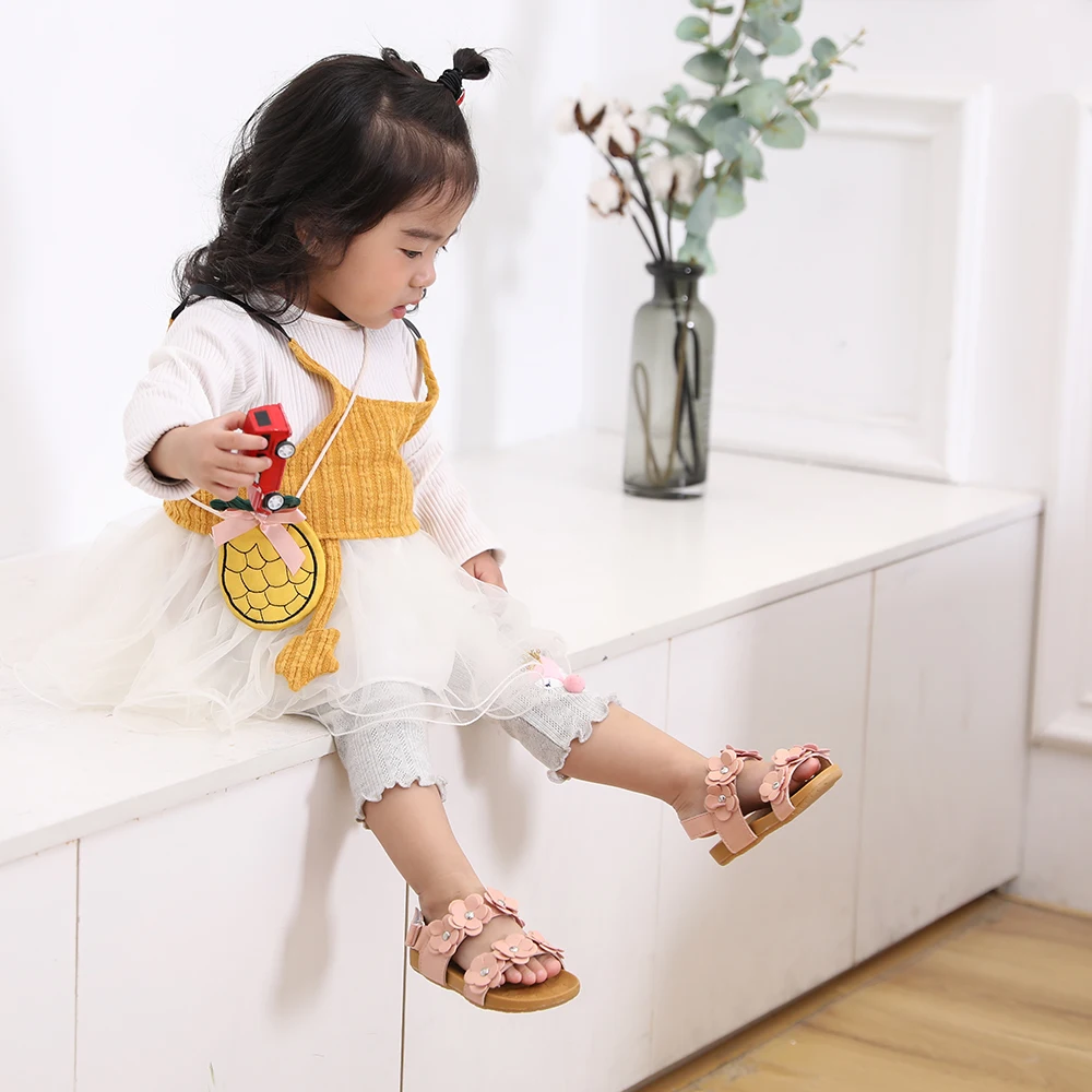 Лидер продаж детские сандалии для девочек мягкая кожа цветы принцесса для маленьких девочек Босоножки детские пляжные сандалии обувь для маленького ребенка
