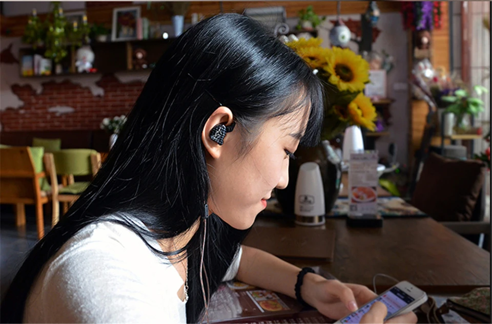KZ _ZST_ZST_Pro_Dual_Driver_Earphone_Dynamic_And_Armature_Detachable_Bluetooth_Cable_Monitors_Noise_Isolating_HiFi_Headphones (10)