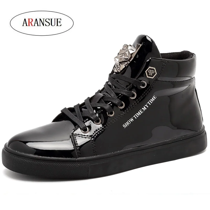 

ARANSUE New Men's Leisure Vulcanized Shoes Fashionable high-top bright outdoor walking shoes Metal decoration Big yard sneakers
