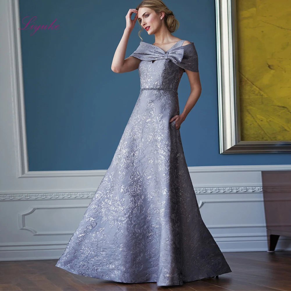 Liyuke 2019 Moeder Van De Bruid Jurken V-hals Lace Print Strik Jas Plus Size Lange Elegante Moeder Jurken Wedding Liyuke 2019 Moeder Van De Bruid Jurken V-hals Lace Print Strik Jas Plus Size Lange Elegante Moeder Jurken Wedding