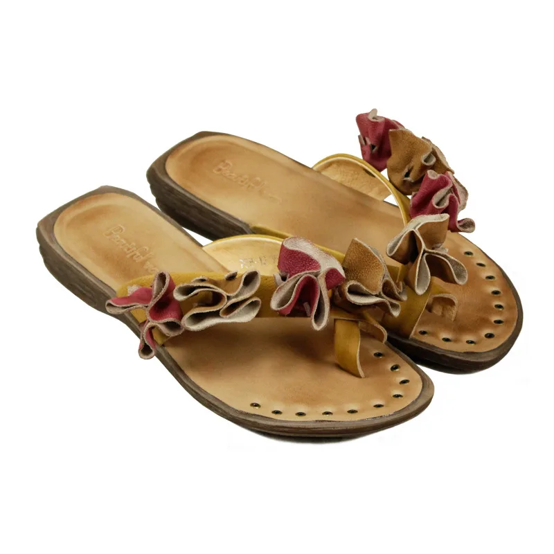 

2019 summer leather rivet retro toe flat sandals women's leather flip sandals sandals and slippers