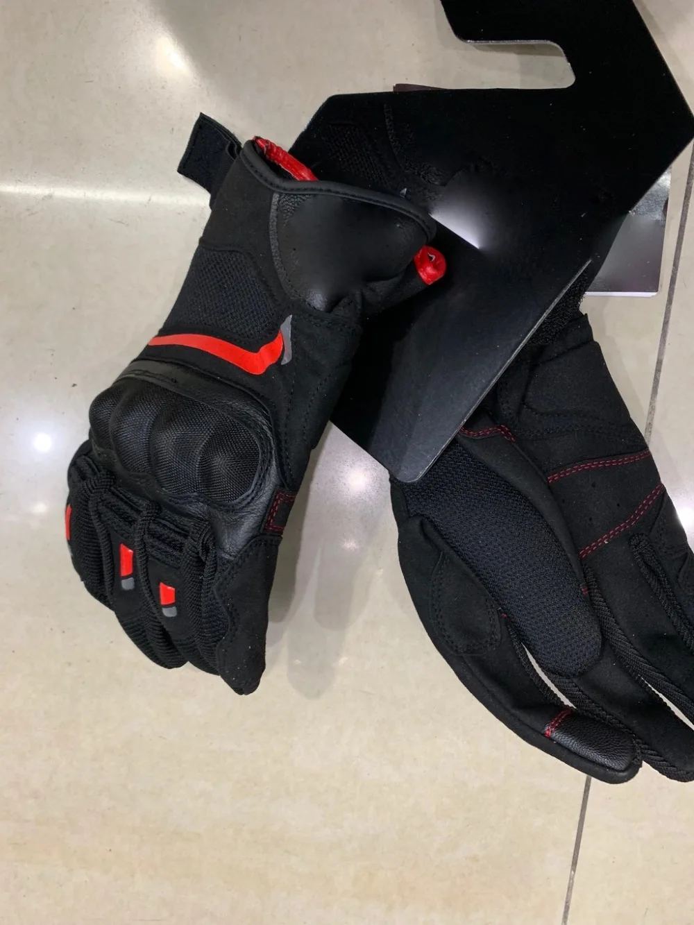 Air Master Vented Gloves red  3_gaitubao_com_1024x1365