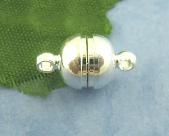 

DoreenBeads Magnetic Hematite Magnetic Clasps Half Round Silver color 14mm( 4/8") x 8mm( 3/8"), 1 Set 2017 new