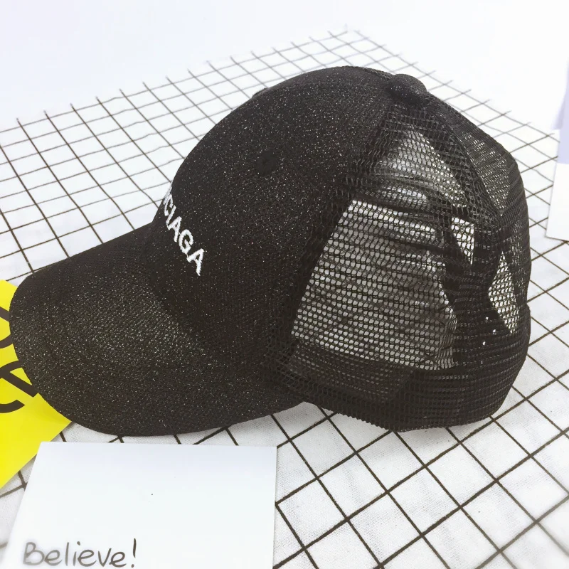 Prix pour Garçons filles 2017 d'été snapback solide noir lettre maille casquette de baseball os respirant chapeaux pour 3-8ans enfants Prix pour Garçons filles 2017 d'été snapback solide noir lettre maille casquette de baseball os respirant chapeaux pour 3-8ans enfants