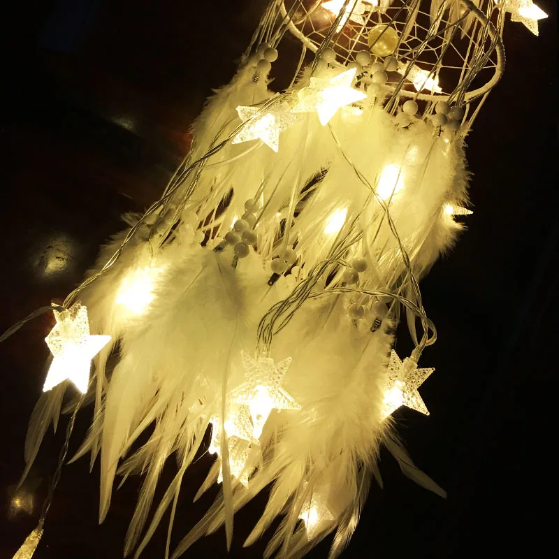 Atrapasueños de luz de estrella LED grande con plumas de gallo blancas perlas atrapasueños colgante de pared para fiesta en casa decoración de boda regalo Atrapasueños de luz de estrella LED grande con plumas de gallo blancas perlas atrapasueños colgante de pared para fiesta en casa decoración de boda regalo