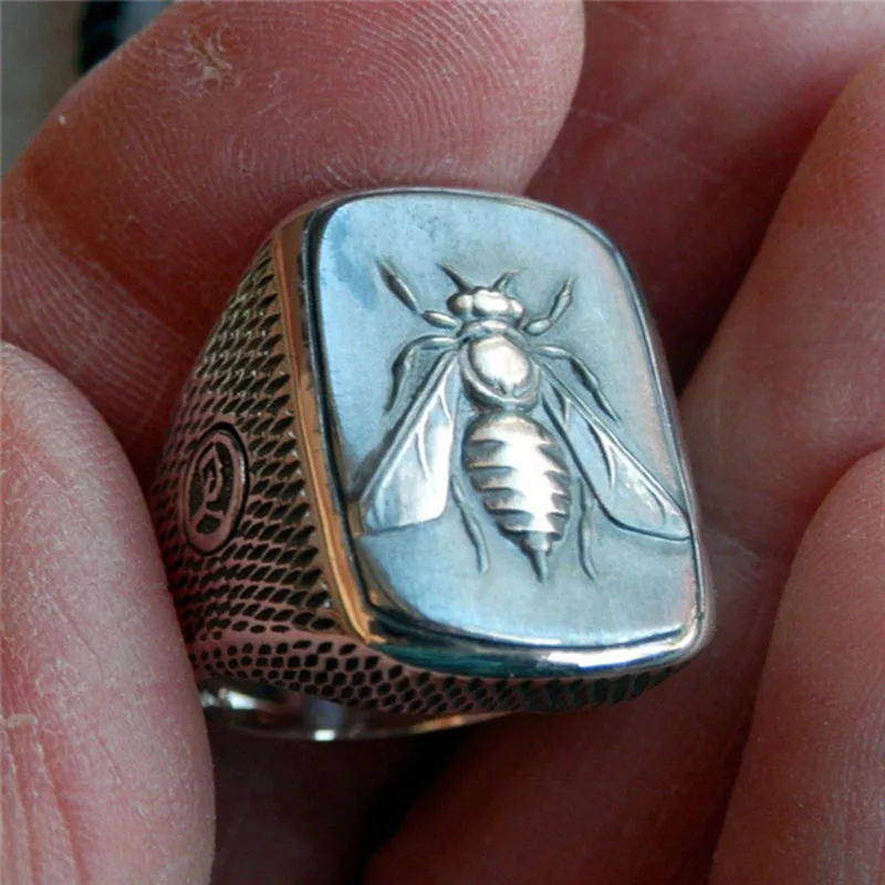 

Vintage Large Blue Carved Bee Pattern Knuckle Rings Fashion Silver Color Wide Animal Insect Finger Ring Party Jewelry Z4X813