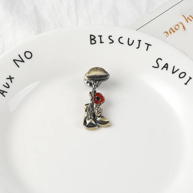 

Metal Red Poppy And Soldier Lapel pins The First World War Brooch Remembrance Jewelry UK British