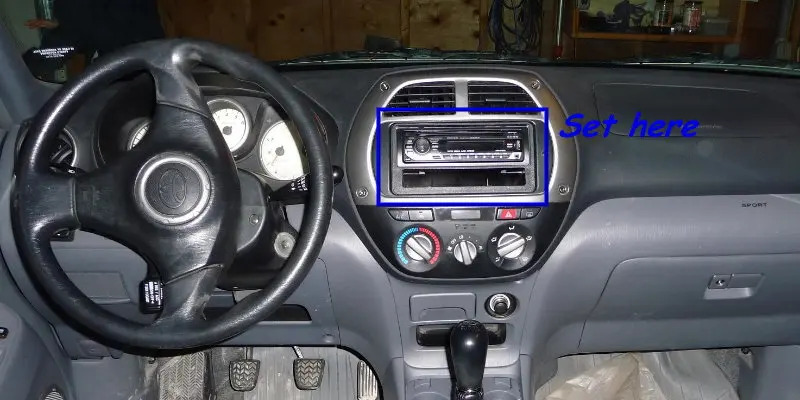 Toyota-RAV4-2001-interior-2-s