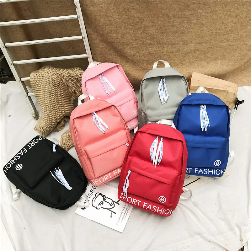 estudantes do ensino médio bookbags