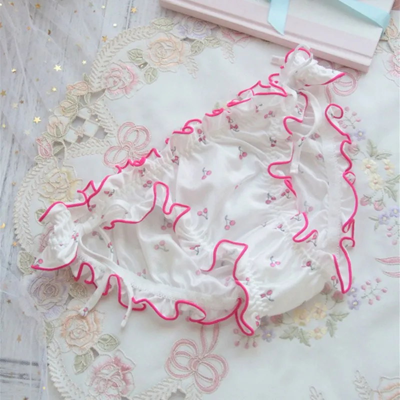 

2019 Cherry Girl Panties Cute Lovely Japanese Style Lacing Sexy Underwear Milk Silk Soft Women Underwear Lady Breifs