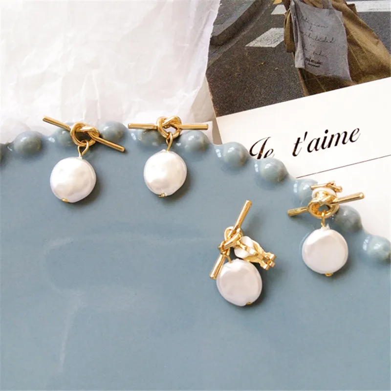 

Unique metal irregular geometrical contracted knot earrings fashion pearl earring declaration of girl a birthday present