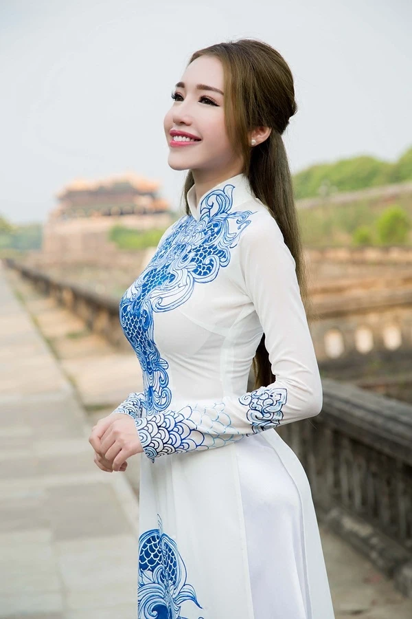 Aodai вьетнамская одежда cheongsam aodai вьетнамское платье вьетнамское традиционное платье cheongsam современный синий и белый фарфор