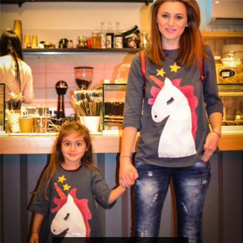 

Spring Family Match Clothes Mother Daughter Unicorn T-shirt Family Look Cartoon Cotton Tops Mother Kids Clothes D0616