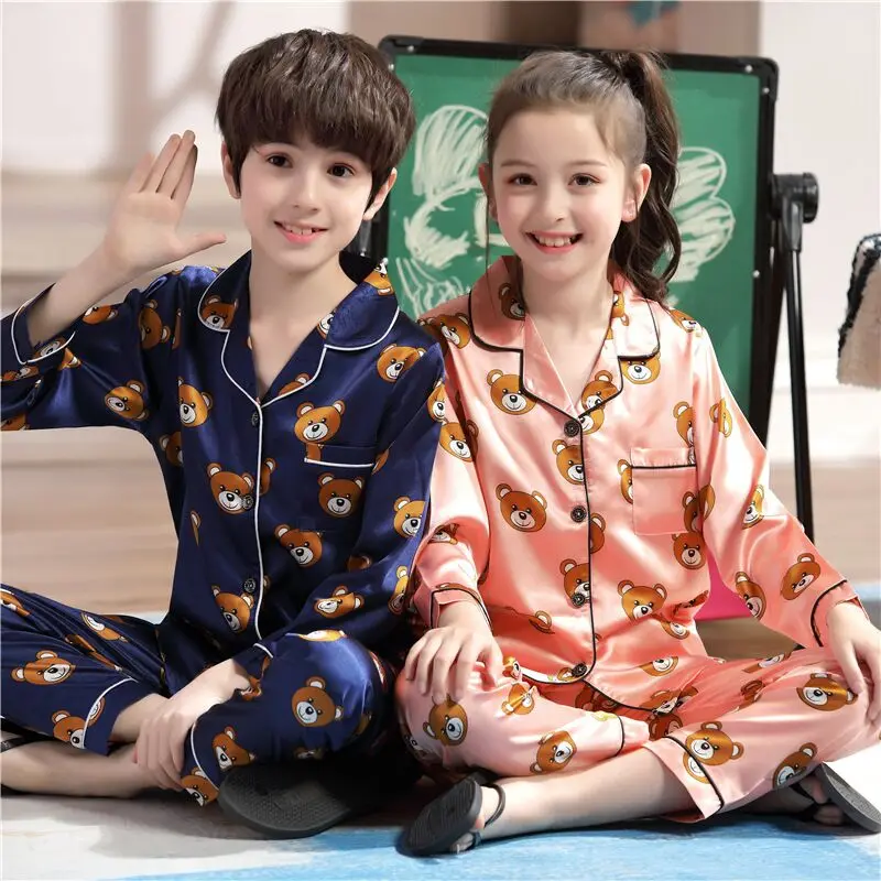 Шелковый пижамный комплект с длинными рукавами и отворотами, домашняя одежда для девочек с рисунком медведя, Пижама для маленьких мальчиков, пижамы для детей