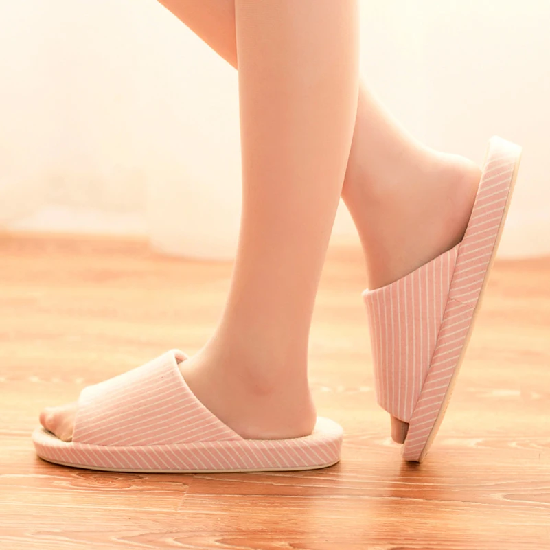 

Fashion Slides Indoor Fenty Slides Summer Luxury Platform Ladies Shoes Woman Designer Flip Flops Fluffy Home Cute Slippers WC140