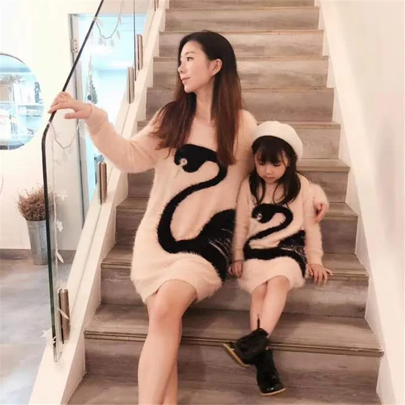 

Family Look Clothing Autumn Winter Mother&Daughter Girl Kids Swan Sweater Dress Family Princess Dress Clothes for Woman & Girl