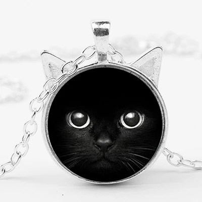 Collar colgante para gatos (color blanco y negro)