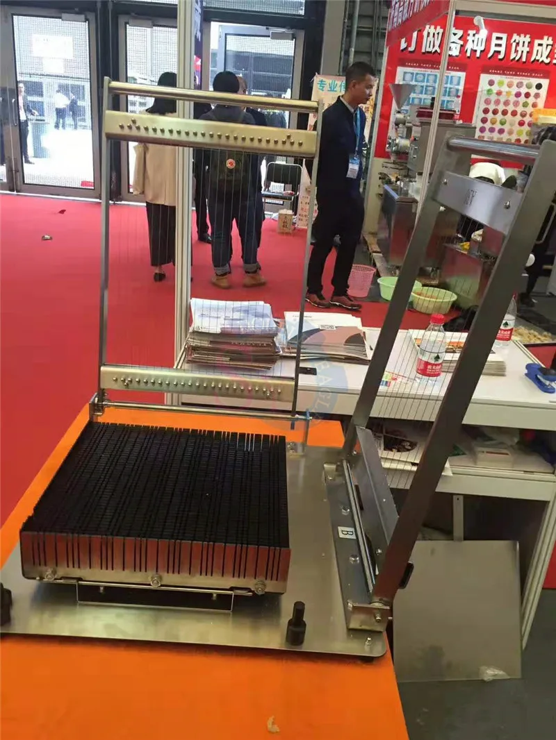 

Chocolate Block Cutter Machine truffle Chocolate Bar Cutting Machine cut bread soft candy Rice Cake Soft Sweets Cutting Machine