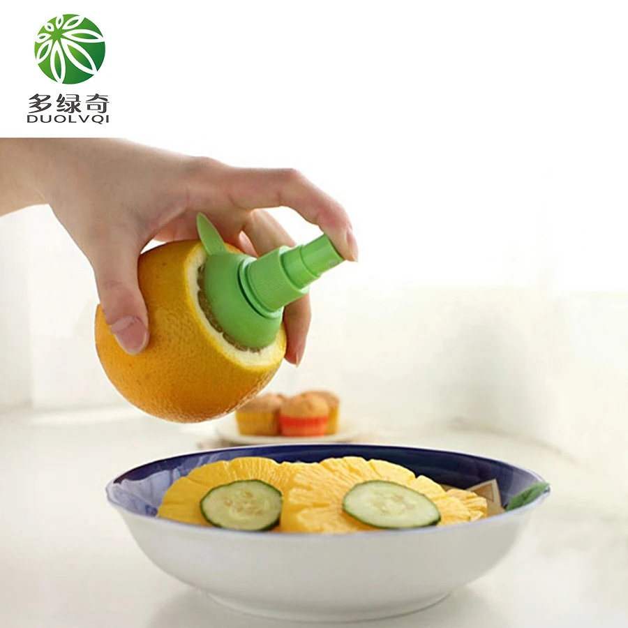 

DUOLVQI Mini Fruit Spray Squeezer Juicer Manual Citrus Juicer Lemon Juice Sprayer Lemon Hand Juicer Kitchen Accessories Gadget