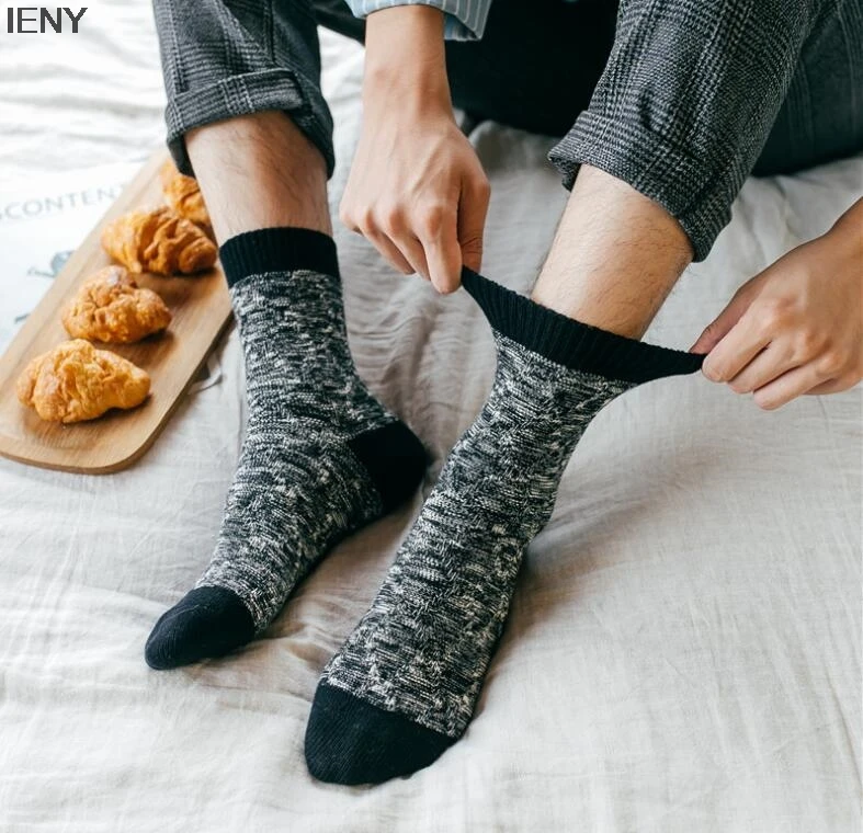 

IENY Autumn and winter new cotton socks Japanese retro thick men's tube socks Breathable men's socks sweat