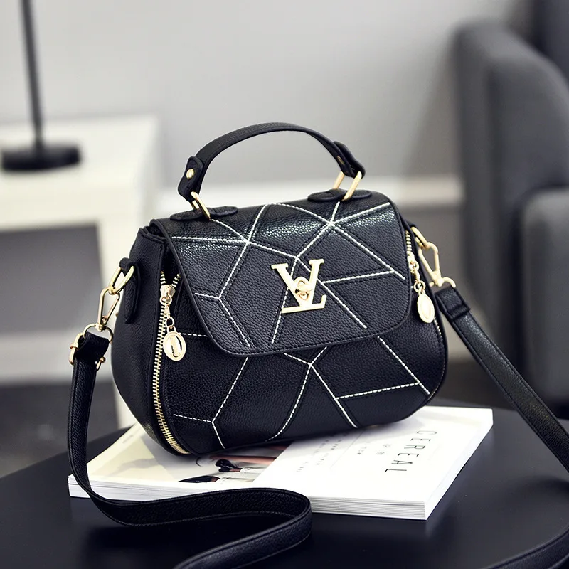 

Geometry Small V Style Saddle Luxury Handbags Crossbody For Women Famous Brands Messenger Bags Designer luis vuiton channel gg